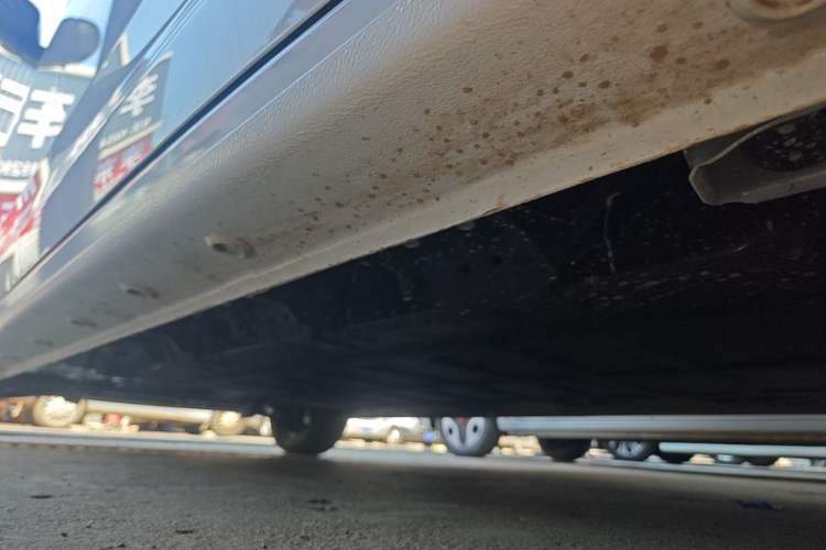 Used Wuling Zhiguang New Energy 2025 Model 305km Ambitious Edition Left Side Sill