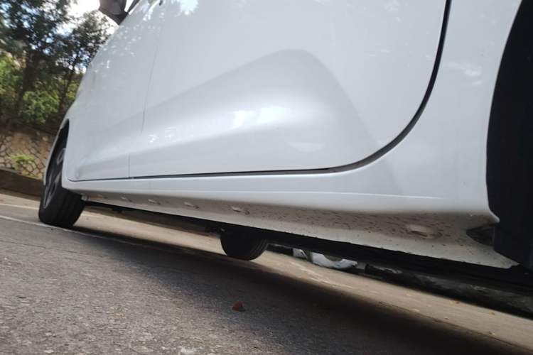 Used Wuling Zhiguang New Energy 2025 Model 305km Ambitious Edition Left Side Sill