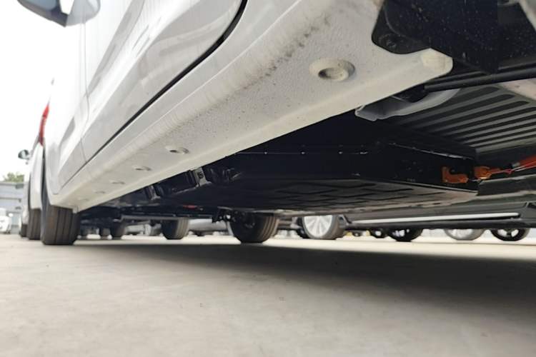 Used Wuling Zhiguang New Energy 2025 Standard Model Left Side Sill