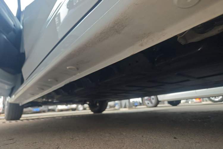 Used Wuling Zhiguang New Energy 2025 Model 305km Ambitious Edition Left Side Sill