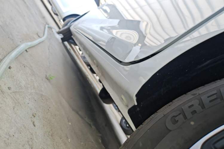 Used Wuling Zhiguang New Energy 2025 Model 305km Ambitious Edition Left Side Sill