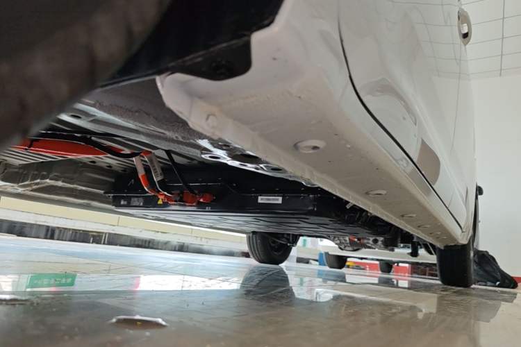 Used Wuling Zhiguang New Energy 2025 Comfort Model Left Side Sill