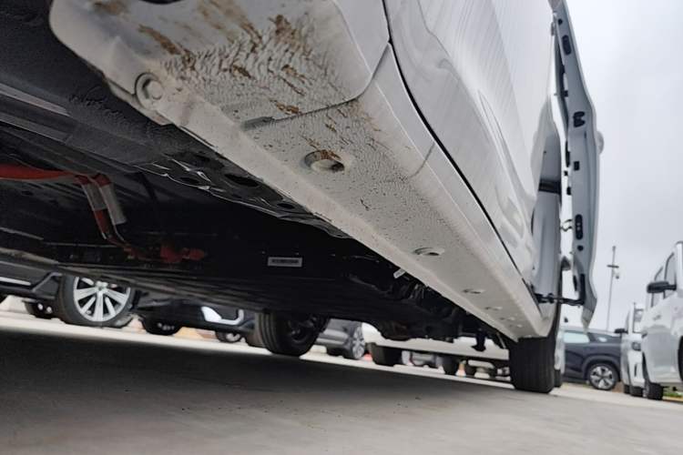 Used Wuling Zhiguang New Energy 2025 Standard Model Left Side Sill
