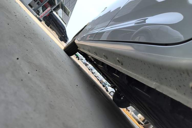 Used Wuling Zhiguang New Energy 2025 Model 305km Ambitious Edition Left Side Sill