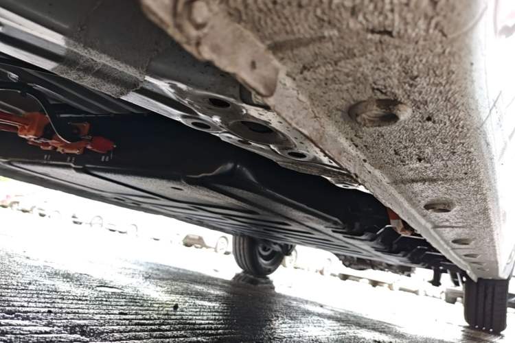 Used Wuling Zhiguang New Energy 2025 Model 305km Ambitious Edition Left Side Sill