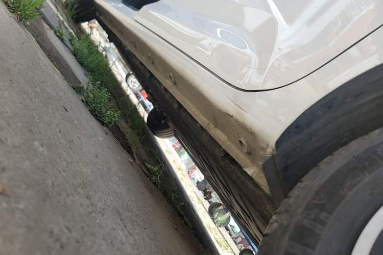 Used Wuling Zhiguang New Energy 2025 Model 305km Ambitious Edition Left Side Sill