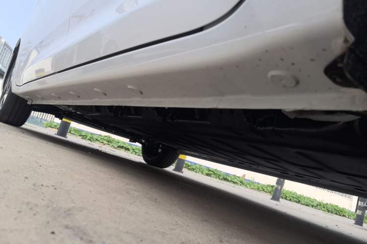 Used Wuling Zhiguang New Energy 2025 Model 305km Ambitious Edition Left Side Sill