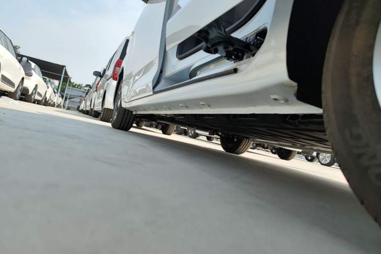 Used Wuling Zhiguang New Energy 2025 Model 305km Ambitious Edition Left Side Sill
