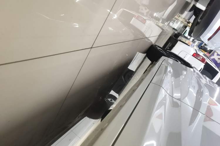 Used Wuling Zhiguang New Energy 2025 Model 305km Ambitious Edition Left Side Sill