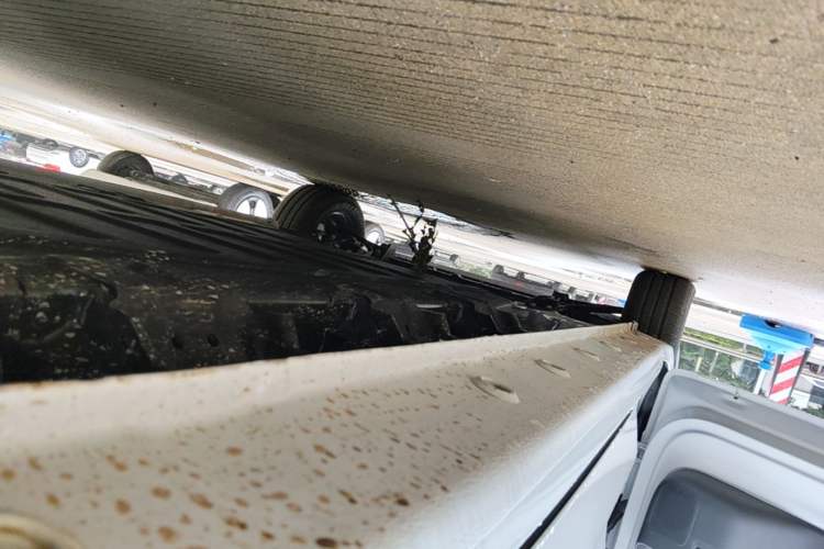Used Wuling Zhiguang New Energy 2025 Model 305km Ambitious Edition Left Side Sill