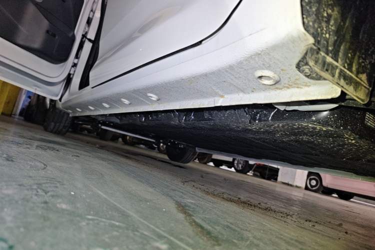 Used Wuling Zhiguang New Energy 2025 Model 305km Ambitious Edition Left Side Sill