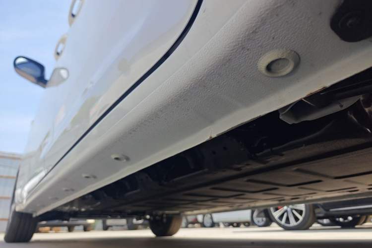 Used Wuling Zhiguang New Energy 2025 Model 305km Ambitious Edition Left Side Sill