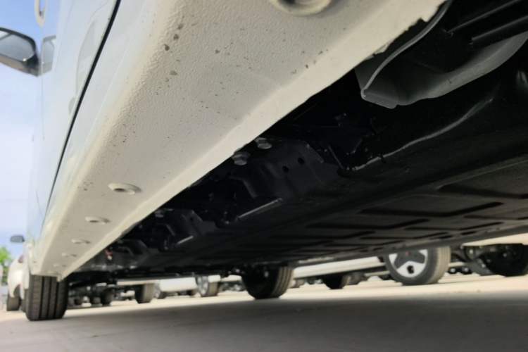 Used Wuling Zhiguang New Energy 2025 Model 305km Ambitious Edition Left Side Sill