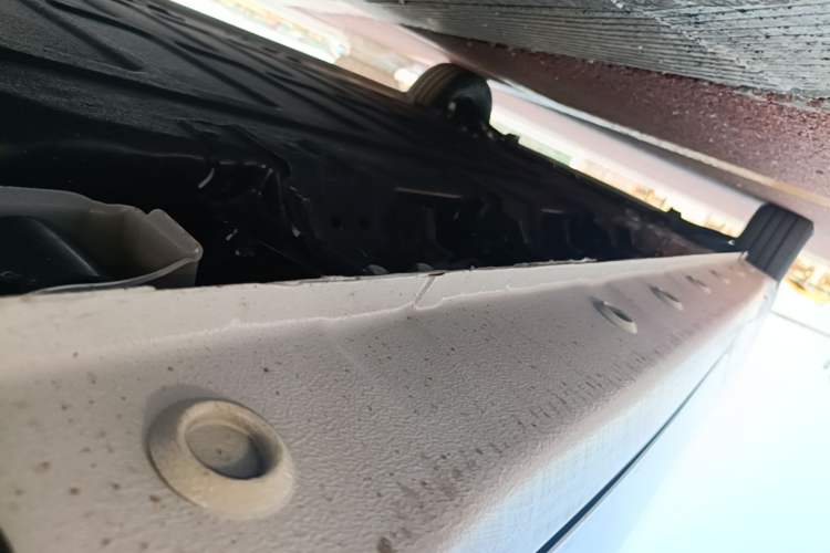 Used Wuling Zhiguang New Energy 2025 Model 305km Ambitious Edition Left Side Sill