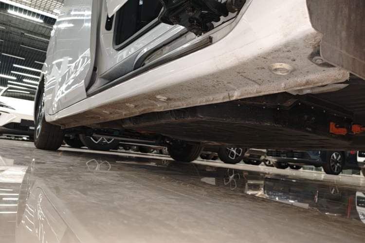 Used Wuling Zhiguang New Energy 2025 Comfort Model Left Side Sill