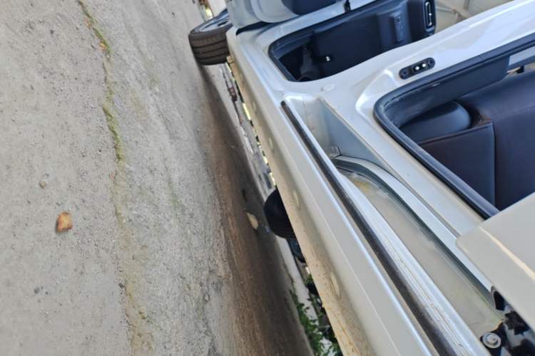 Used Wuling Zhiguang New Energy 2025 Model 305km Ambitious Edition Left Side Sill