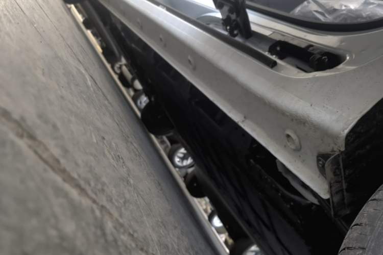 Used Wuling Zhiguang New Energy 2025 Model 305km Ambitious Edition Left Side Sill