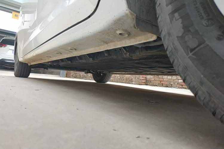 Used Wuling Zhiguang New Energy 2025 Model 305km Ambitious Edition Left Side Sill