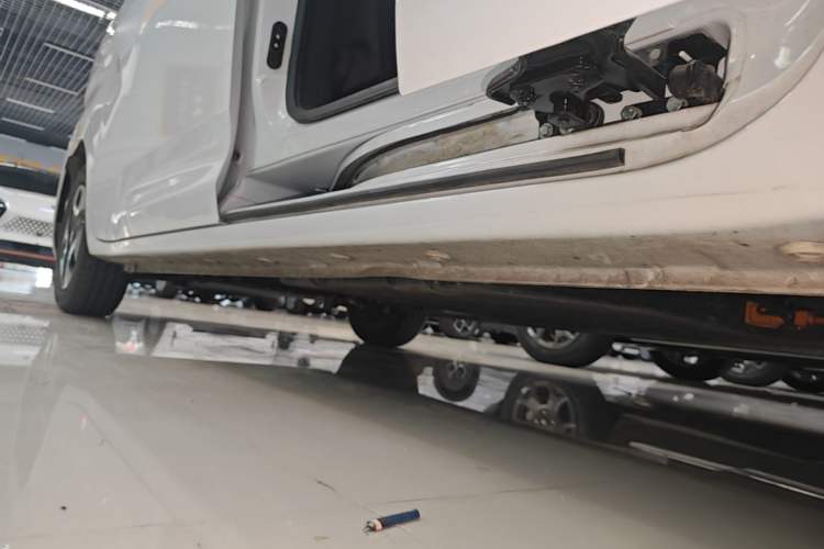 Used Wuling Zhiguang New Energy 2025 Comfort Model Left Side Sill