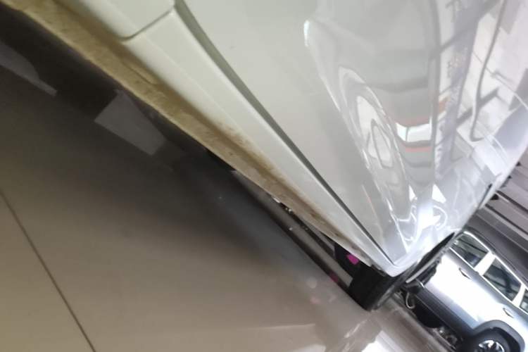 Used Wuling Zhiguang New Energy 2025 Model 305km Ambitious Edition Left Side Sill