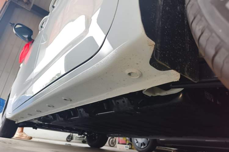 Used Wuling Zhiguang New Energy 2025 Model 305km Ambitious Edition Left Side Sill