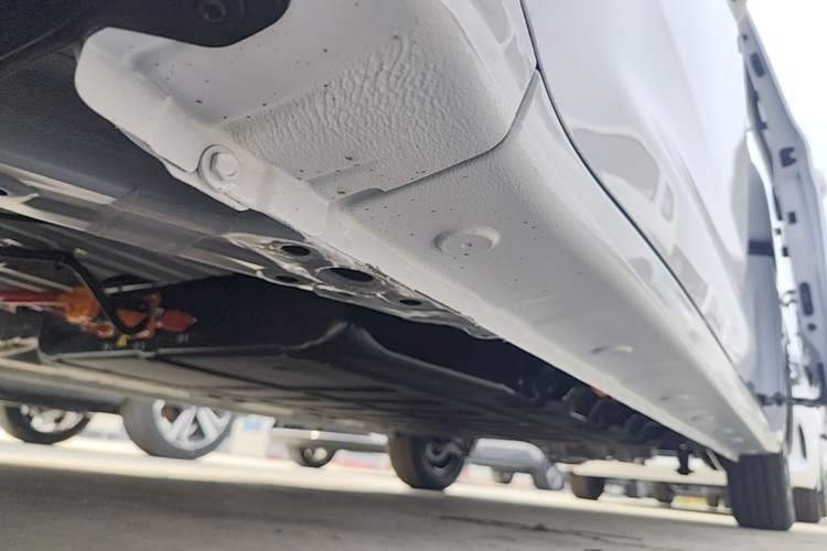 Used Wuling Zhiguang New Energy 2025 Model 305km Ambitious Edition Left Side Sill
