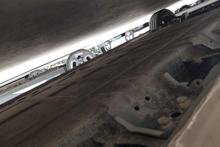 Used Wuling Zhiguang New Energy 2025 Model 305km Ambitious Edition Left Side Sill