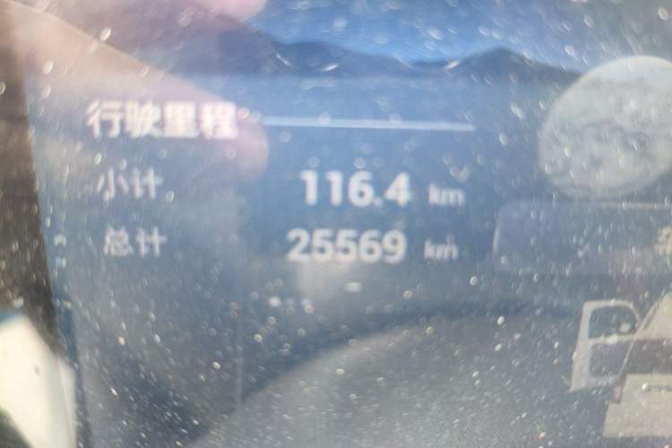 Used Wuling Zhiguang New Energy 2025 Model 305km Ambitious Edition Odometer Close Up