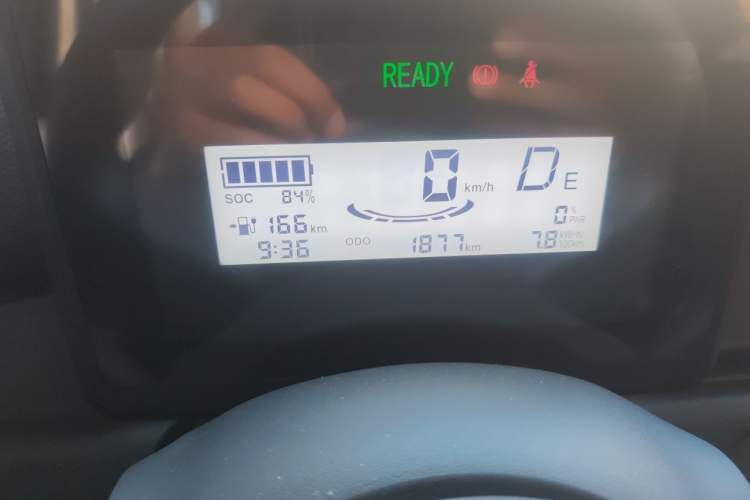 Used Wuling Zhiguang New Energy 2025 Standard Model Odometer Close Up