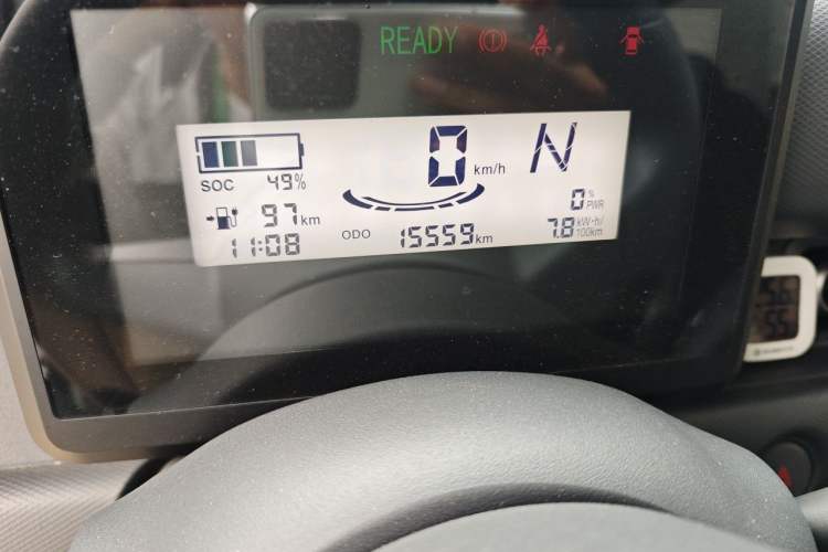 Used Wuling Zhiguang New Energy 2025 Comfort Model Odometer Close Up