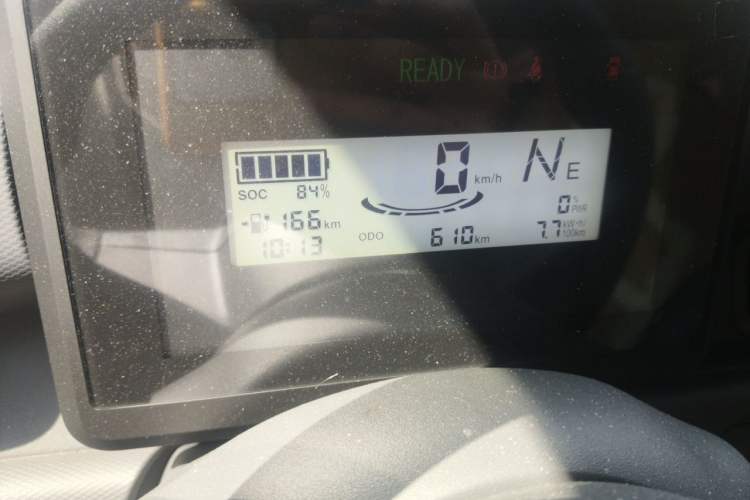 Used Wuling Zhiguang New Energy 2025 Comfort Model Odometer Close Up