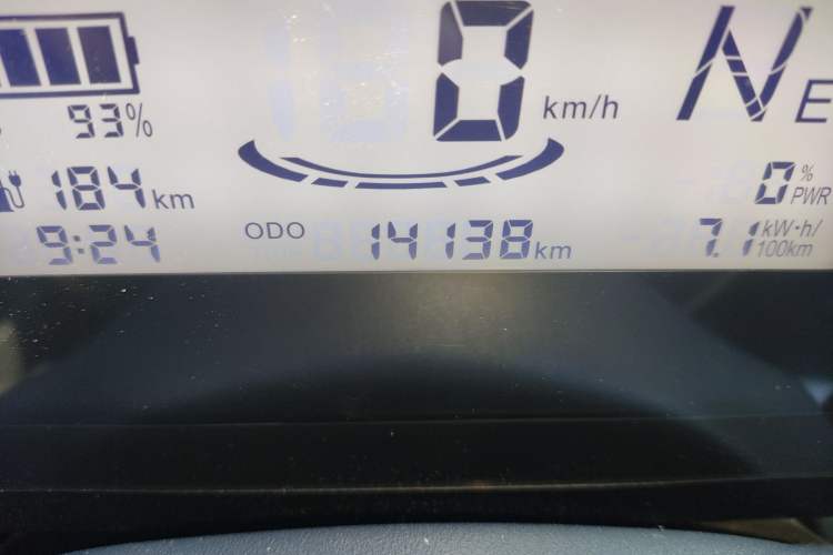 Used Wuling Zhiguang New Energy 2025 Standard Model Odometer Close Up
