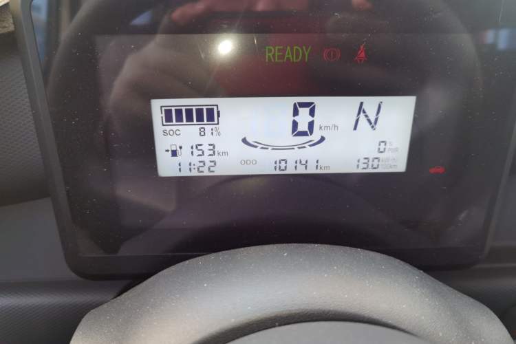Used Wuling Zhiguang New Energy 2025 Standard Model Odometer Close Up