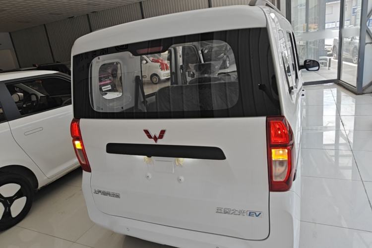 Used Wuling Zhiguang New Energy 2025 Model 305km Ambitious Edition Rear
