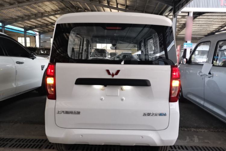 Used Wuling Zhiguang New Energy 2025 Model 305km Ambitious Edition Rear