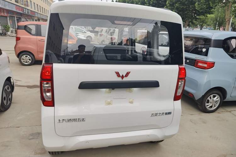 Used Wuling Zhiguang New Energy 2025 Model 305km Ambitious Edition Rear
