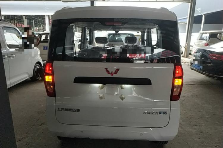 Used Wuling Zhiguang New Energy 2025 Model 305km Ambitious Edition Rear