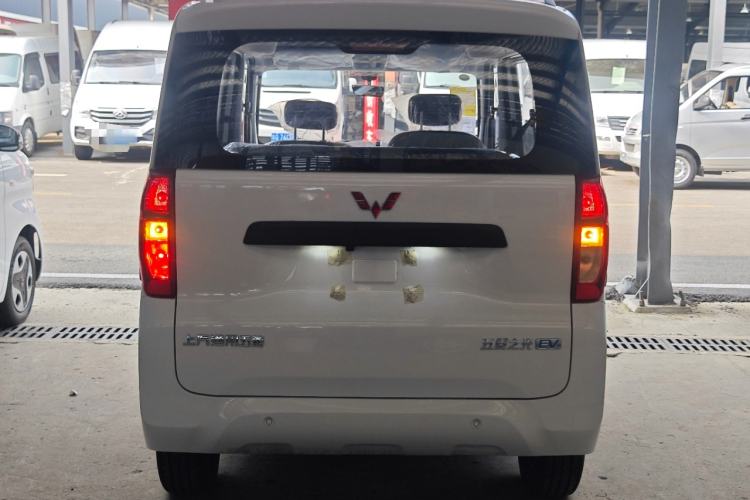 Used Wuling Zhiguang New Energy 2025 Model 305km Ambitious Edition Rear