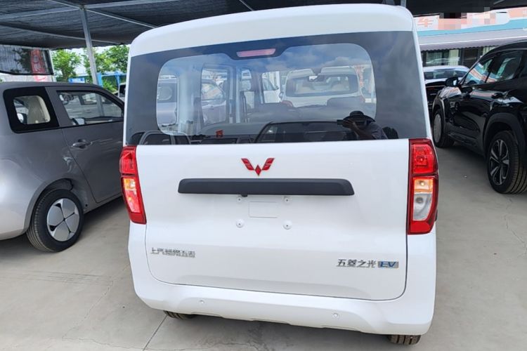 Used Wuling Zhiguang New Energy 2025 Model 305km Ambitious Edition Rear