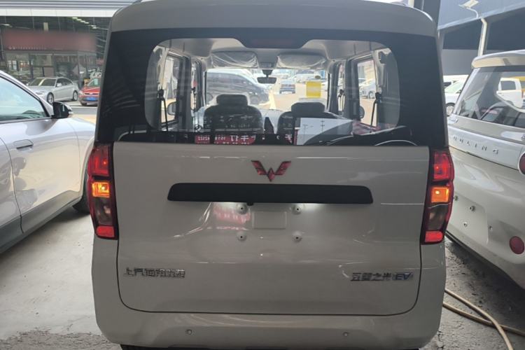 Used Wuling Zhiguang New Energy 2025 Model 305km Ambitious Edition Rear