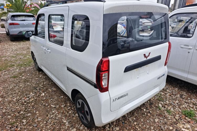 Used Wuling Zhiguang New Energy 2025 Model 305km Ambitious Edition Rear Left 45 Deg