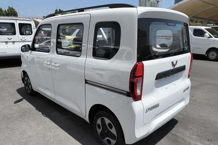 Used Wuling Zhiguang New Energy 2025 Model 305km Ambitious Edition Rear Left 45 Deg