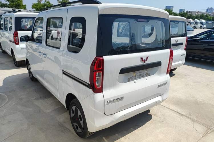 Used Wuling Zhiguang New Energy 2025 Comfort Model Rear Left 45 Deg