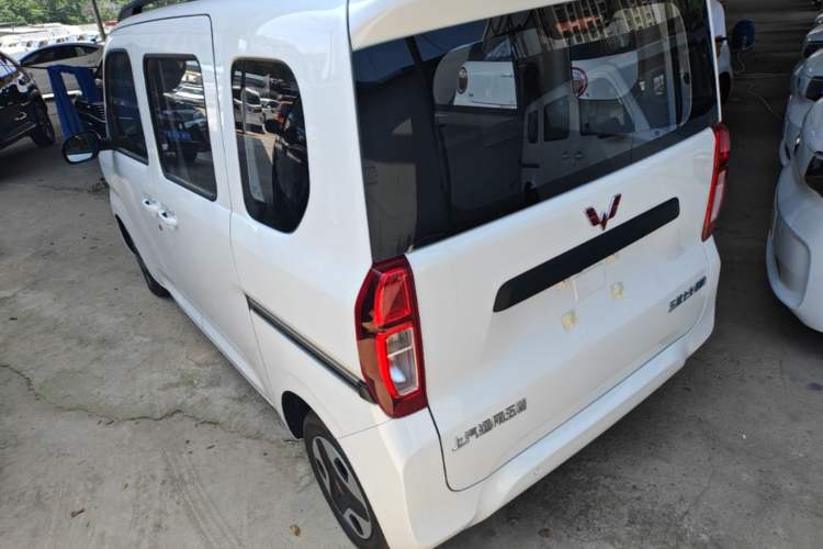 Used Wuling Zhiguang New Energy 2025 Model 305km Ambitious Edition Rear Left 45 Deg