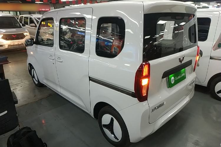 Used Wuling Zhiguang New Energy 2025 Standard Model Rear Left 45 Deg