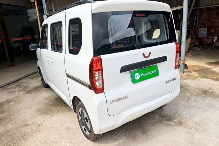 Used Wuling Zhiguang New Energy 2025 Model 305km Ambitious Edition Rear Left 45 Deg