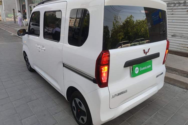 Used Wuling Zhiguang New Energy 2025 Model 305km Ambitious Edition Rear Left 45 Deg