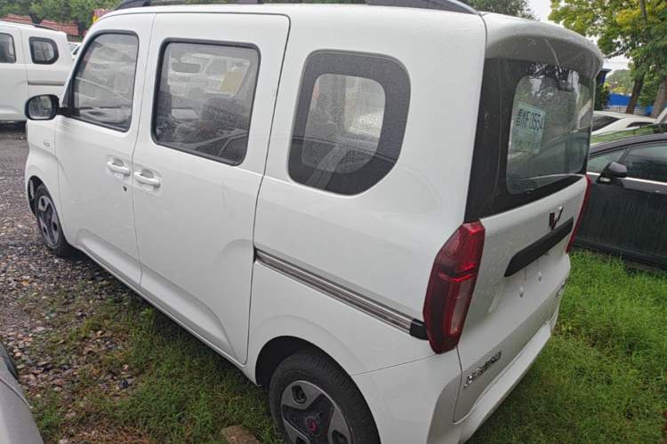 Used Wuling Zhiguang New Energy 2025 Model 305km Ambitious Edition Rear Left 45 Deg