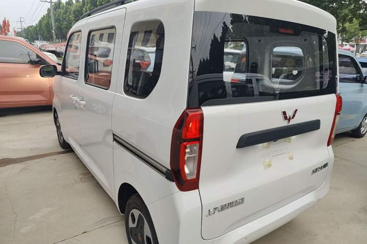 Used Wuling Zhiguang New Energy 2025 Model 305km Ambitious Edition Rear Left 45 Deg