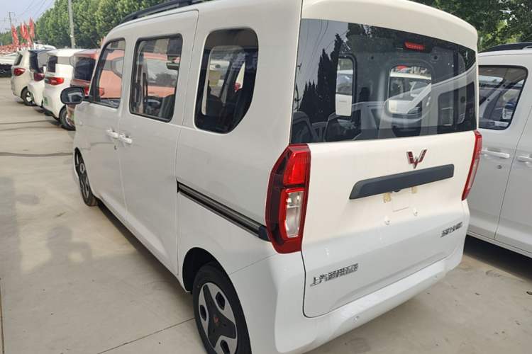 Used Wuling Zhiguang New Energy 2025 Model 305km Ambitious Edition Rear Left 45 Deg